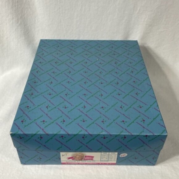 Madame Alexander restrung 10" Portrettes Father of the Bride #24623 doll. - Picture 11 of 12